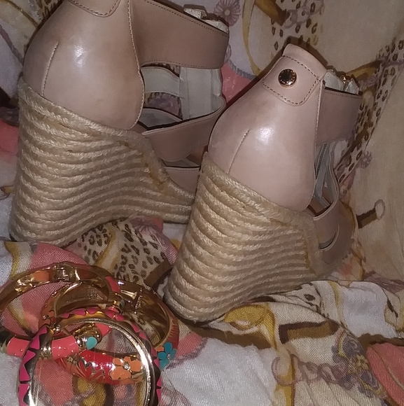 Michael Kors Wedge Sandal - Picture 3 of 8